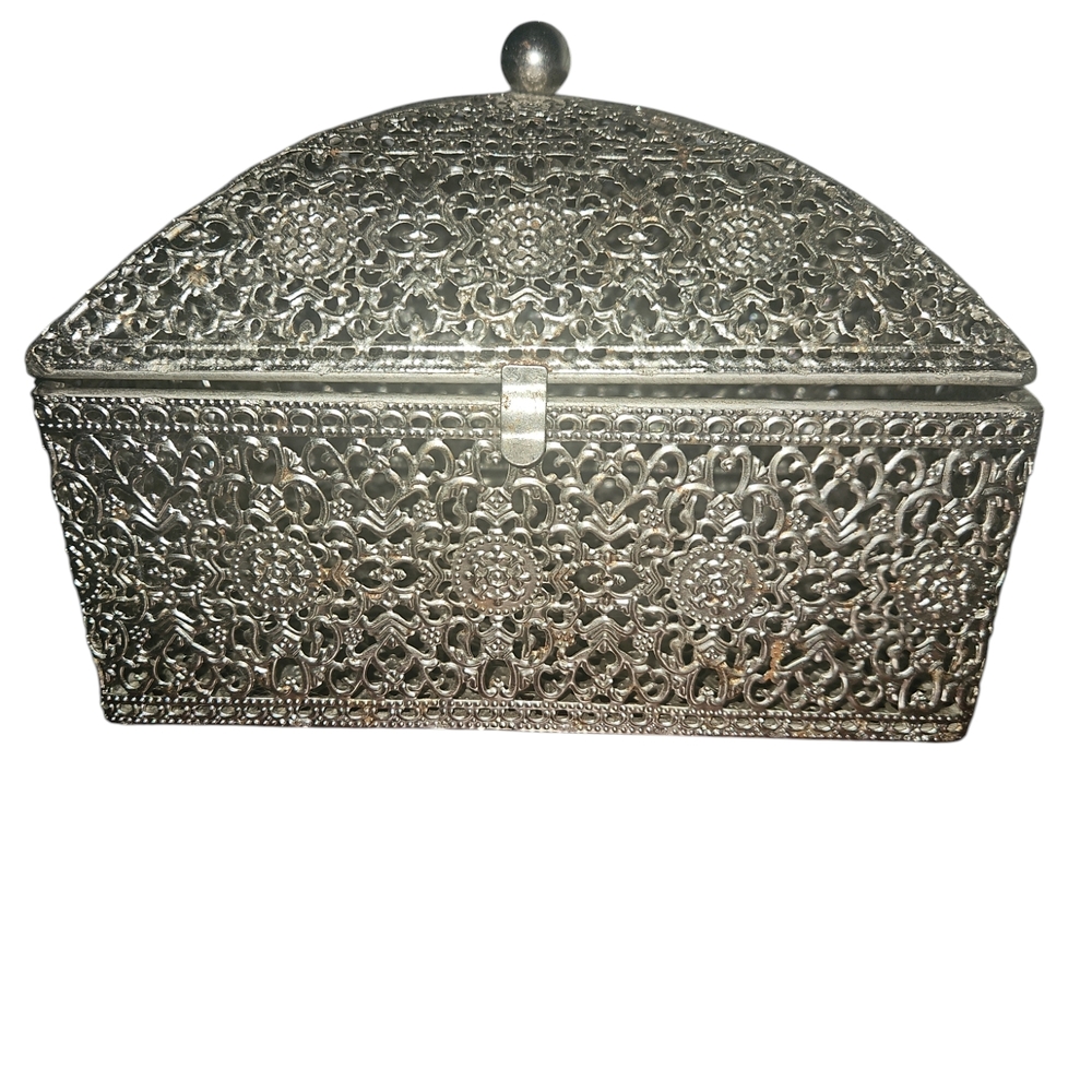 Elegant Silver Jewelry Box